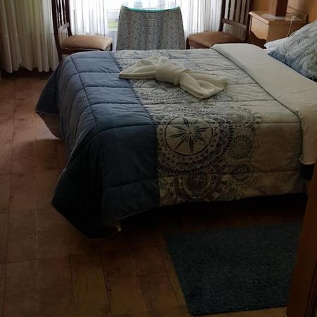 Hostal Ponte Dos Santos 리바데오 외부 사진