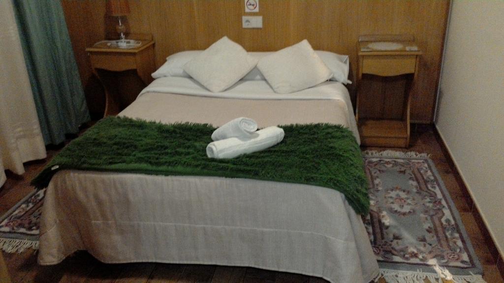 Hostal Ponte Dos Santos 리바데오 외부 사진