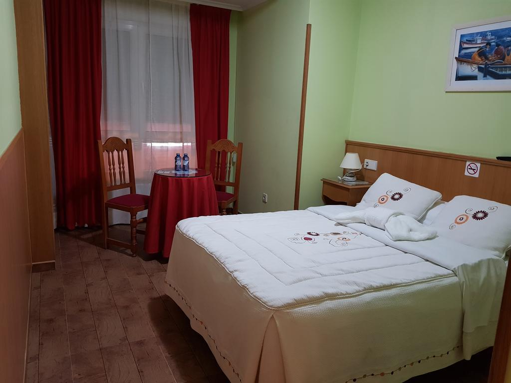 Hostal Ponte Dos Santos 리바데오 외부 사진