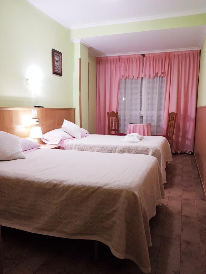 Hostal Ponte Dos Santos 리바데오 외부 사진