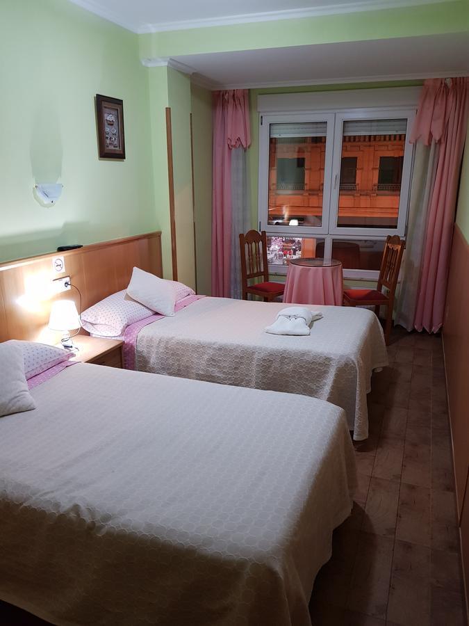 Hostal Ponte Dos Santos 리바데오 외부 사진