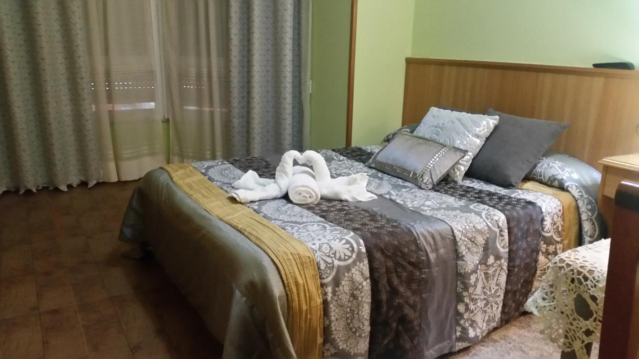 Hostal Ponte Dos Santos 리바데오 외부 사진