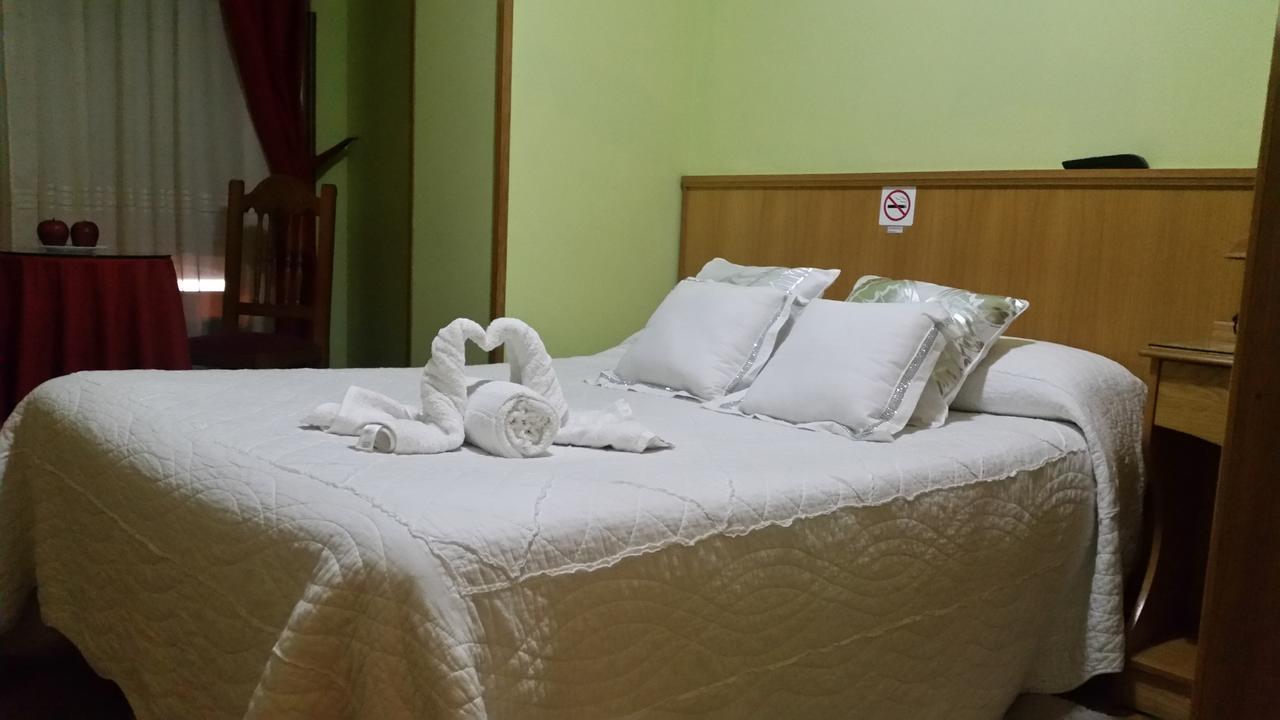 Hostal Ponte Dos Santos 리바데오 외부 사진